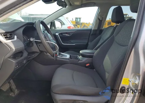 2021 Toyota Rav4 Xle z USA, uszkodzony, nr VIN 2T3RWRFV0MW121674